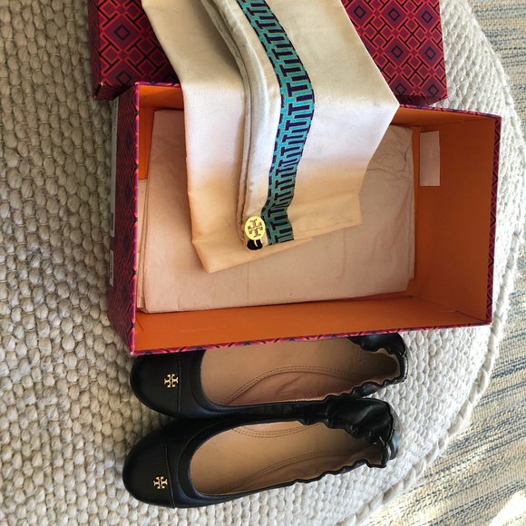 Tory Burch Women’s York Ballet Mestico Saffiano Black Leather Flat, Size 6.5 - Picture 3 of 4